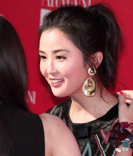 女星黑料女曝吃瓜網站,女星黑料曝光，吃瓜網站成焦點